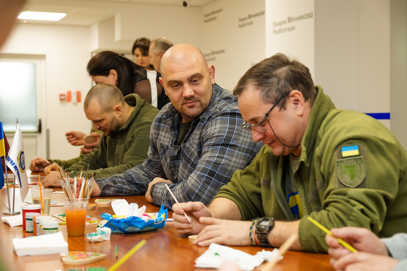 Реабілітація петриківським розписом